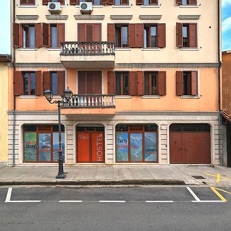 Tias Hostel Shkoder Bagian luar foto