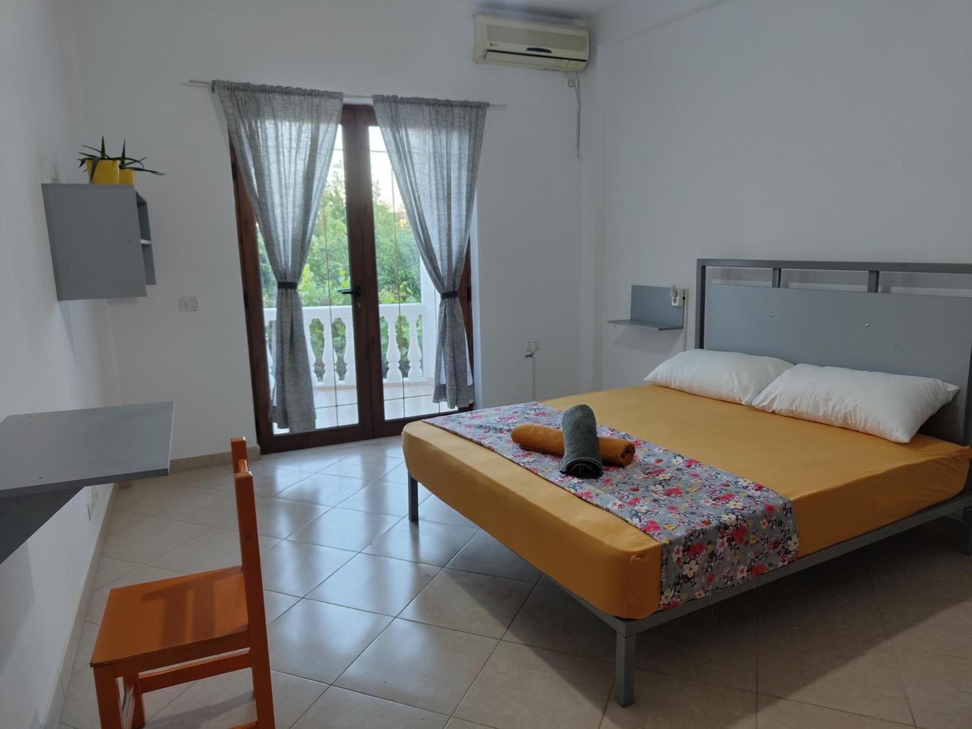 Tias Hostel Shkoder Bagian luar foto