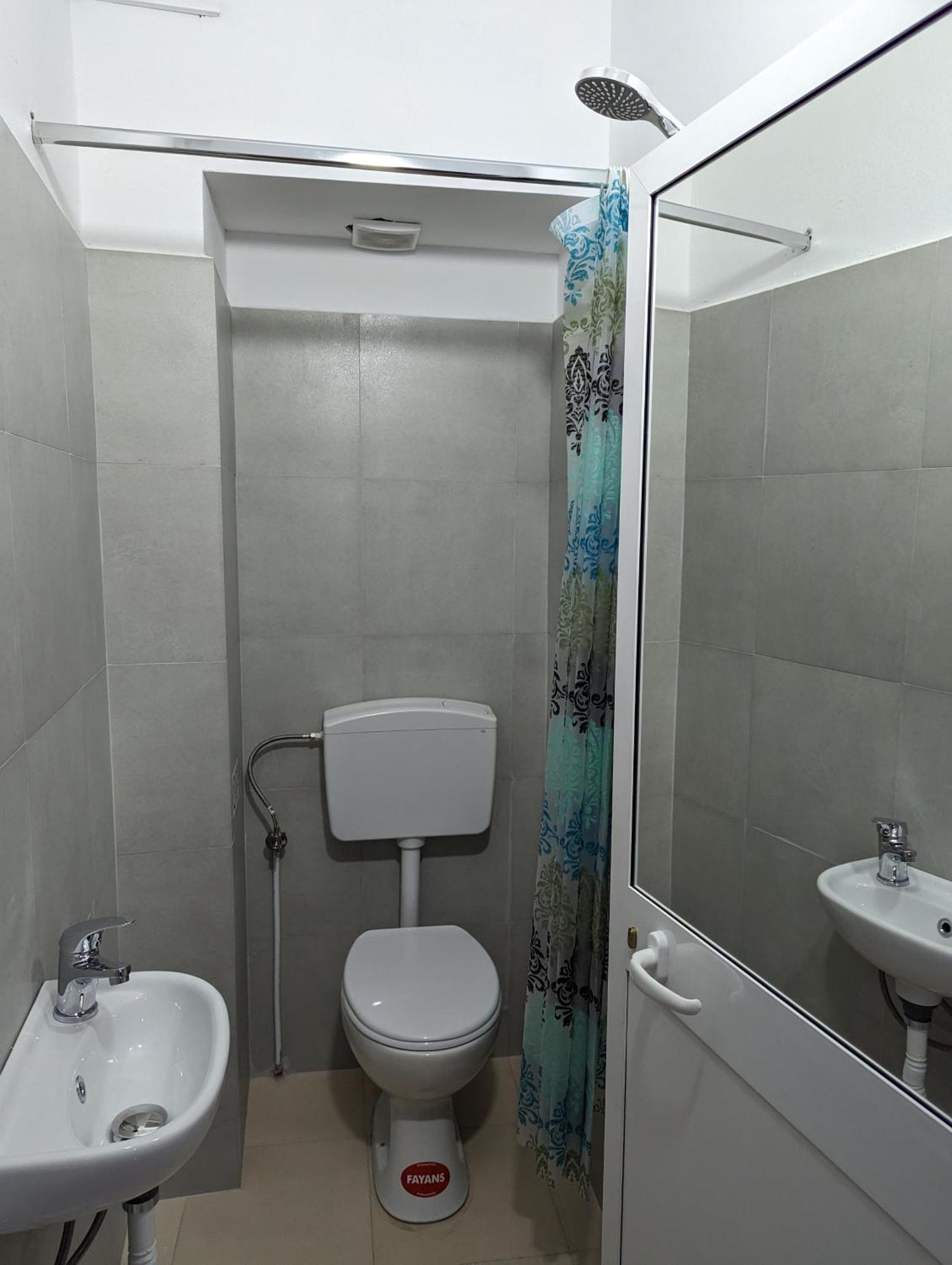 Tias Hostel Shkoder Bagian luar foto