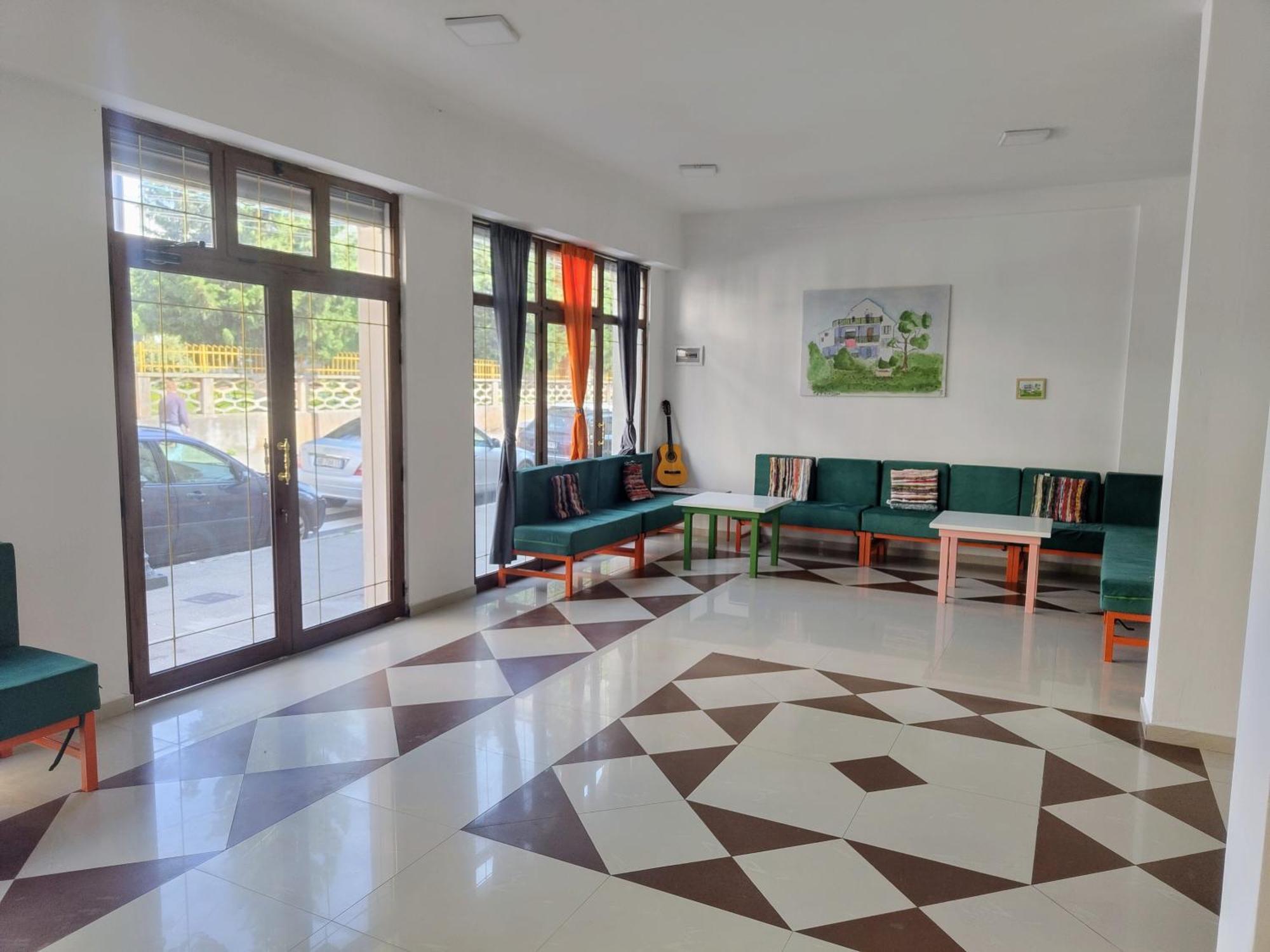 Tias Hostel Shkoder Bagian luar foto