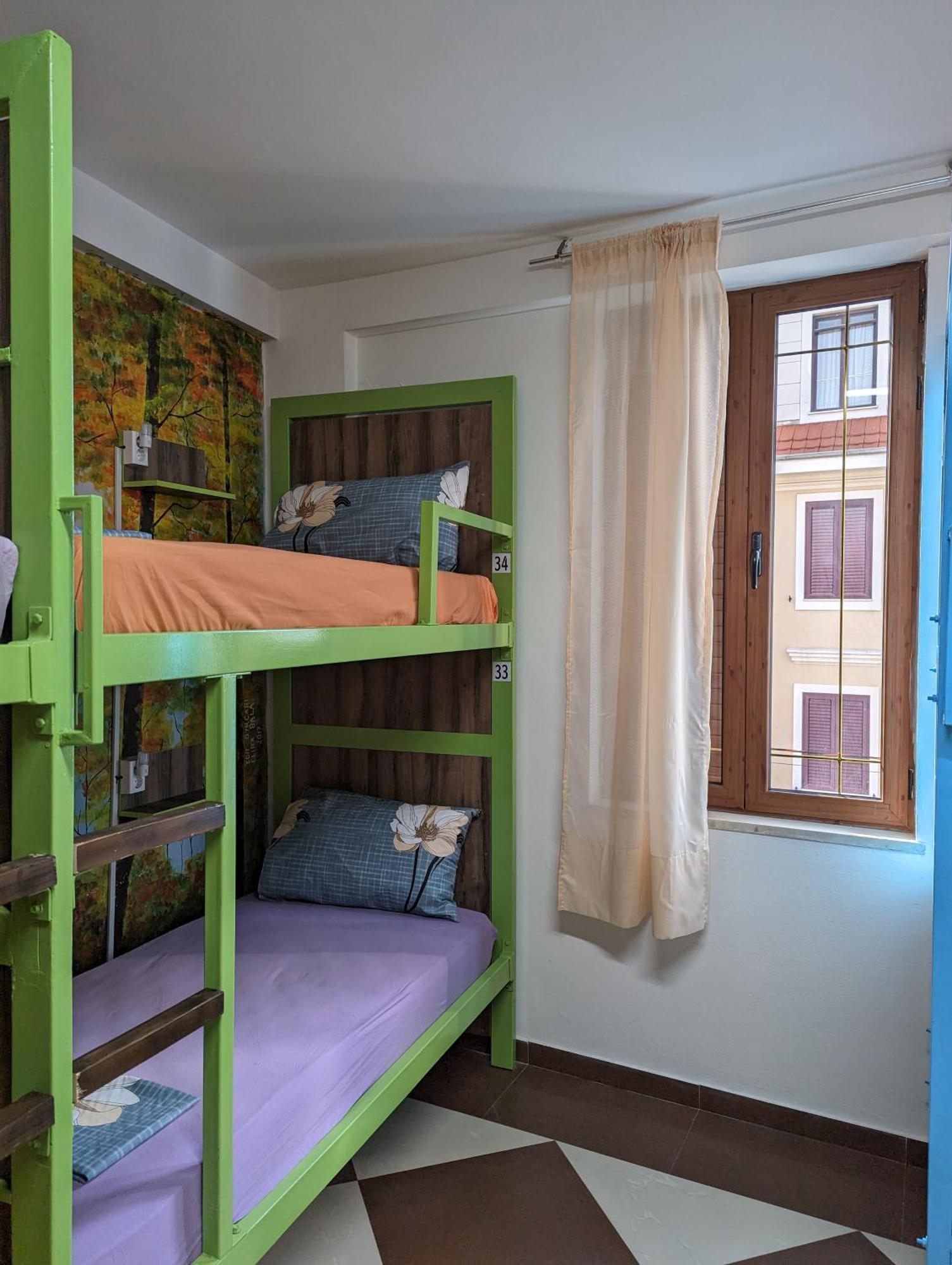 Tias Hostel Shkoder Bagian luar foto