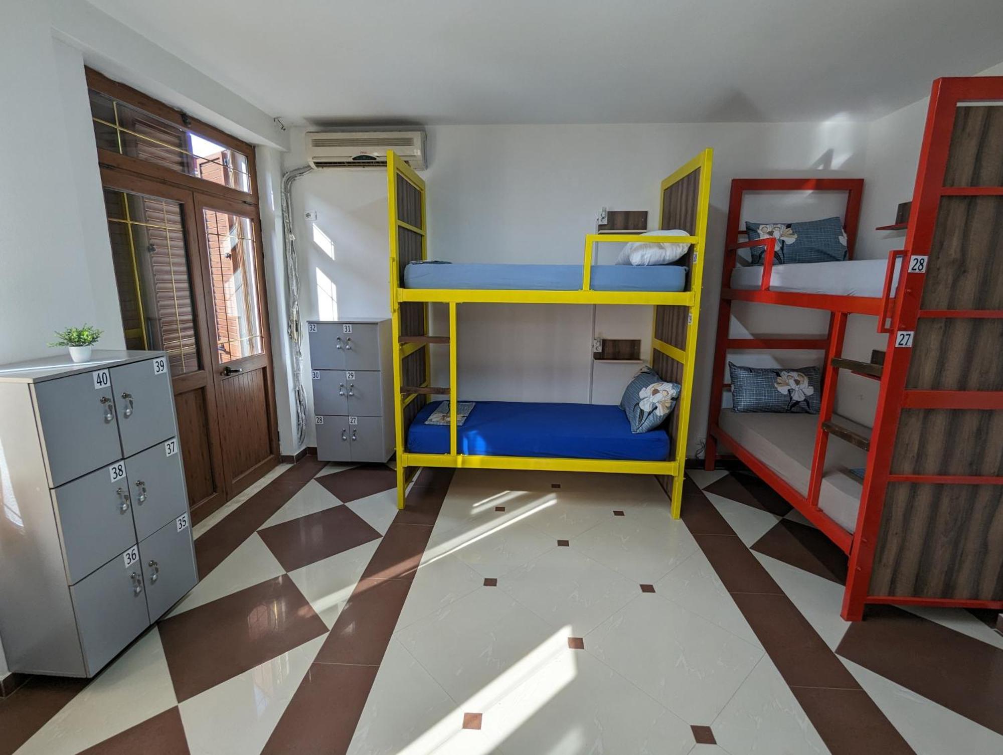 Tias Hostel Shkoder Bagian luar foto