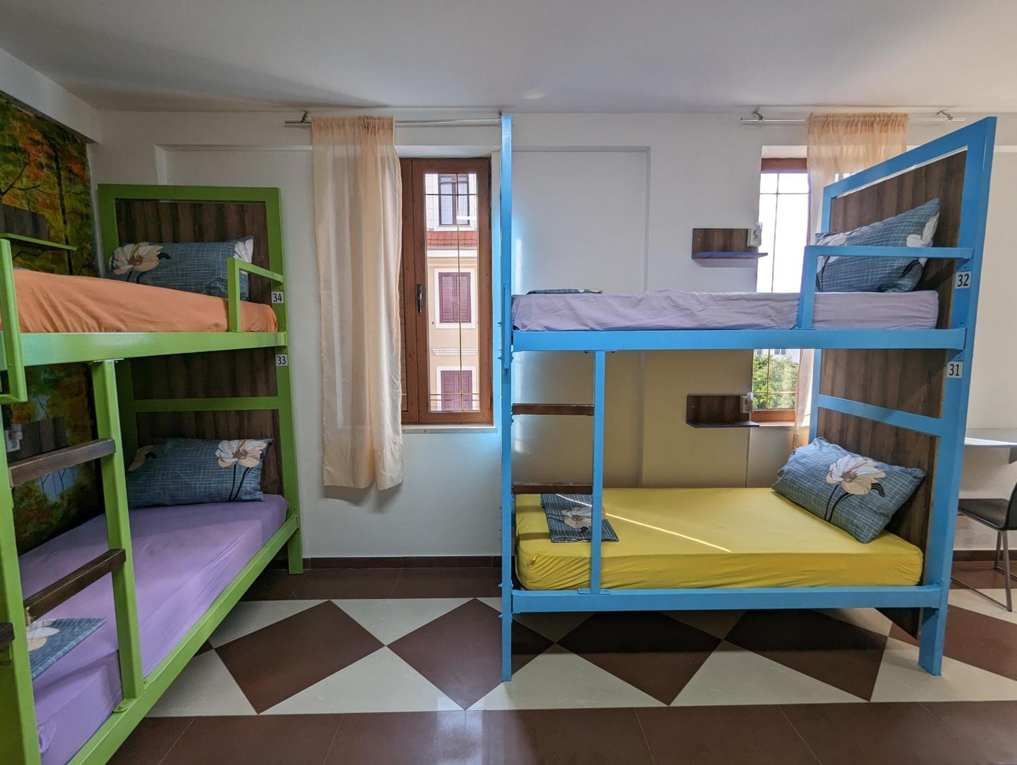 Tias Hostel Shkoder Bagian luar foto