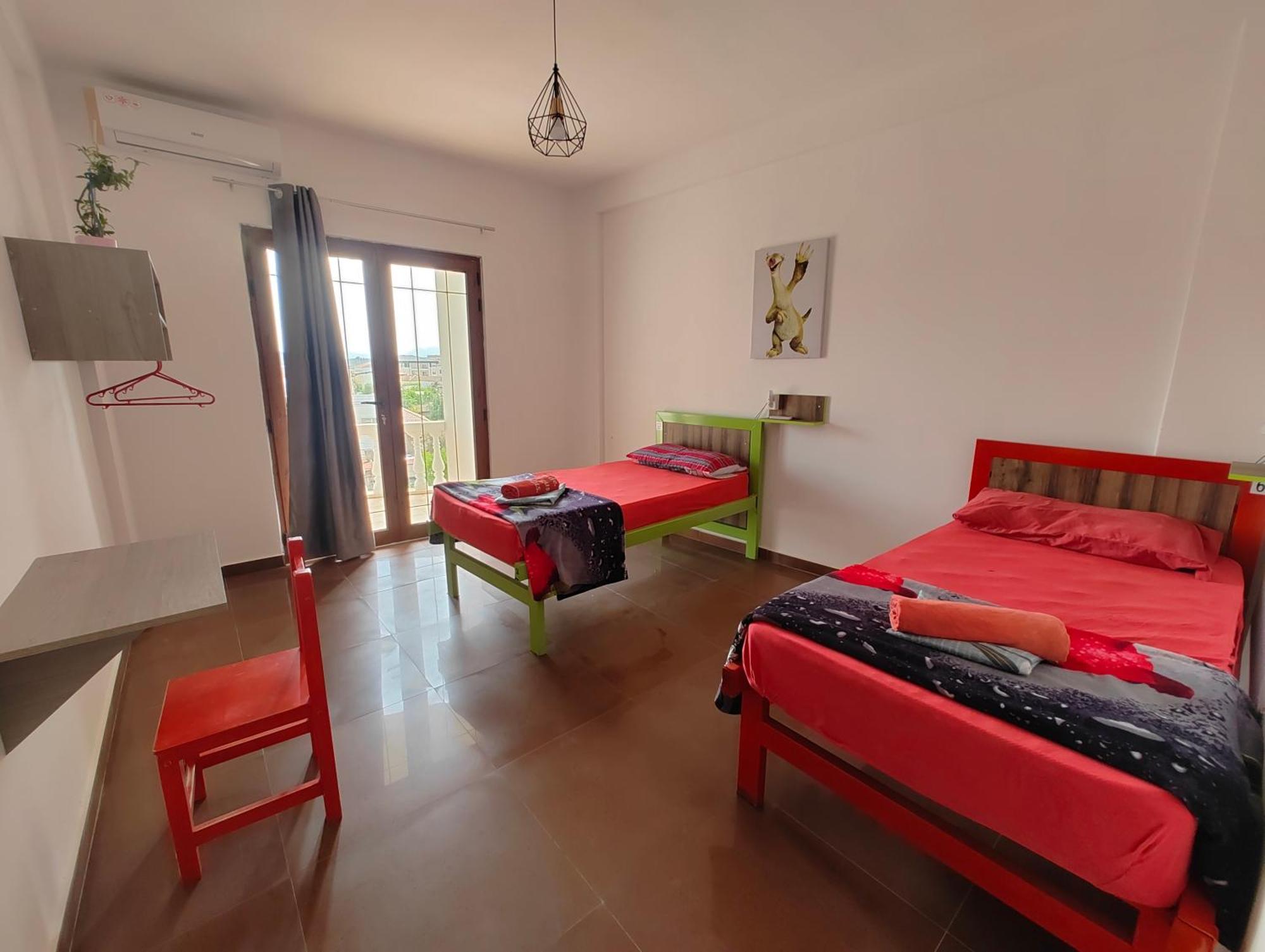 Tias Hostel Shkoder Bagian luar foto