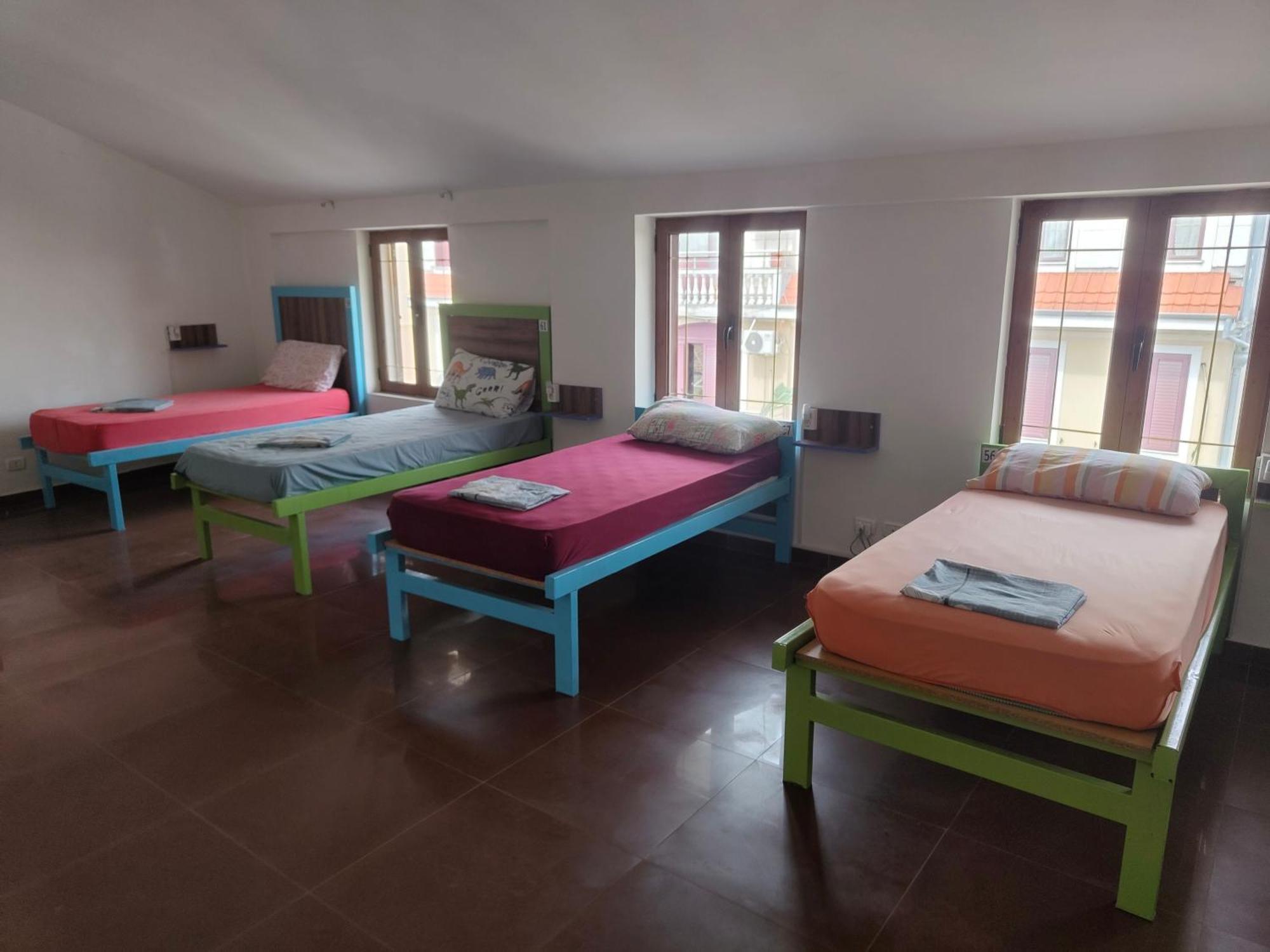 Tias Hostel Shkoder Bagian luar foto