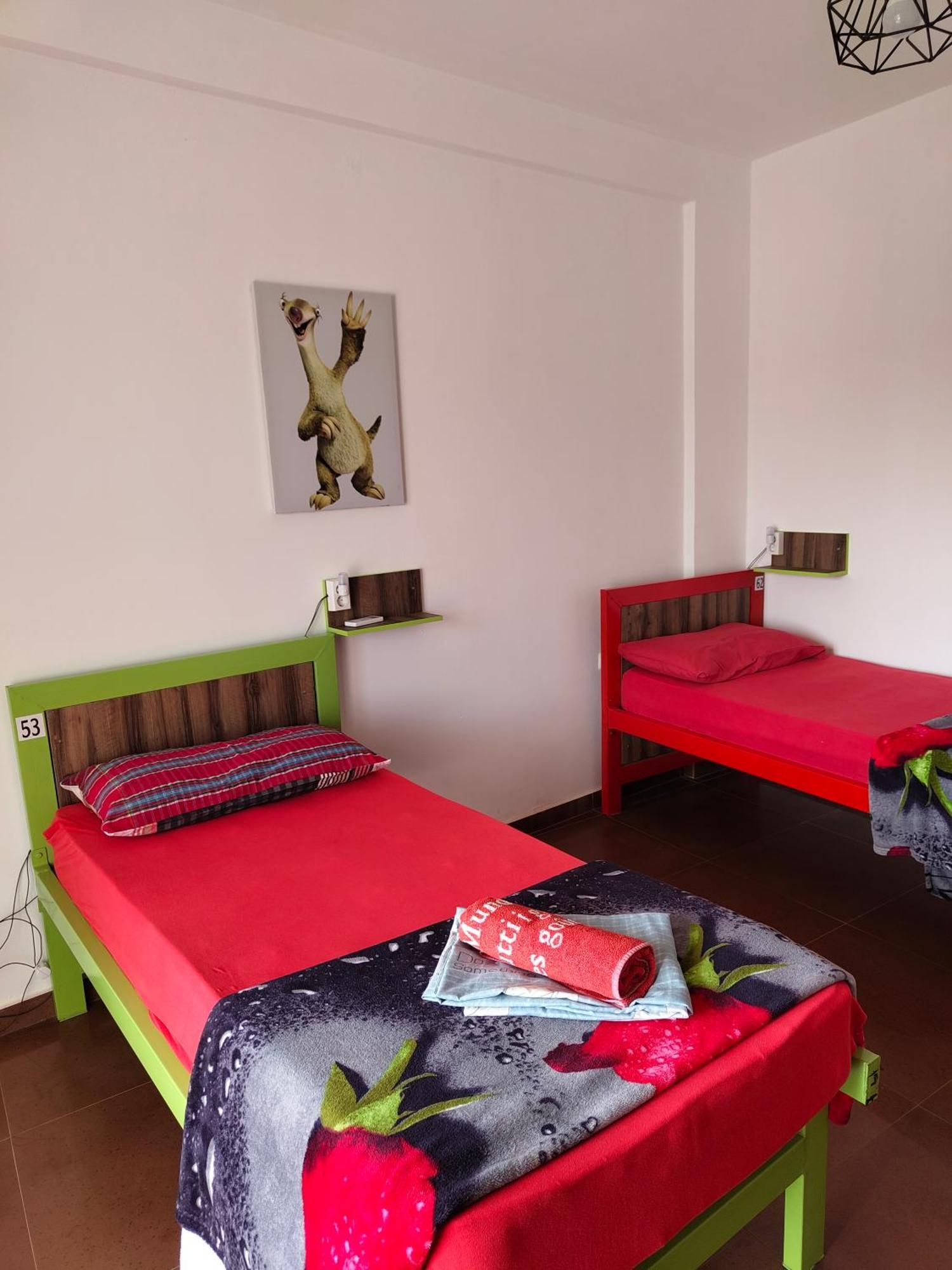 Tias Hostel Shkoder Bagian luar foto